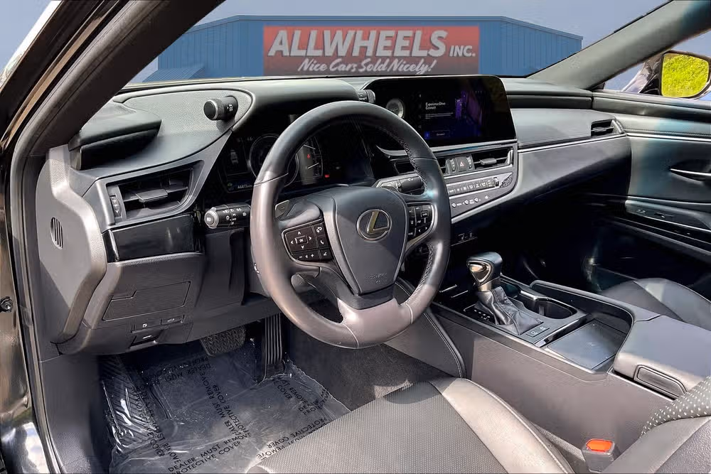 2023 Lexus ES 300h Base Image 13