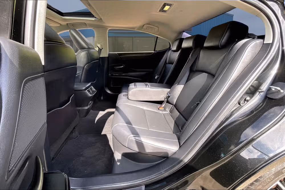 2023 Lexus ES 300h Base Image 25
