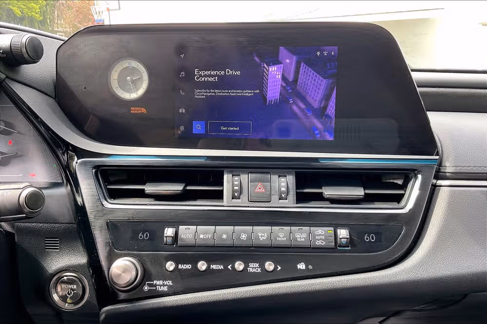 2023 Lexus ES 300h Base Image 30