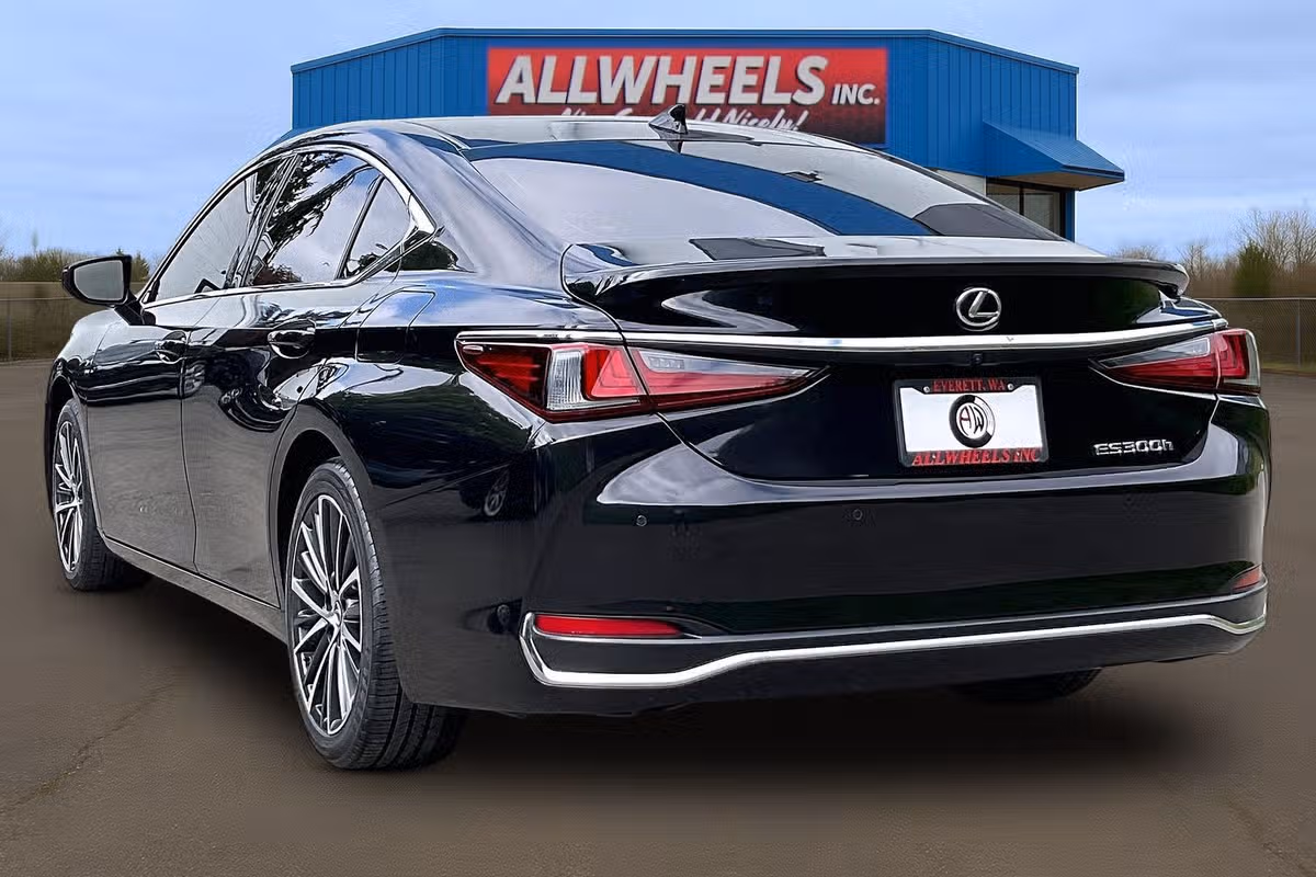 2023 Lexus ES 300h Base Image 2