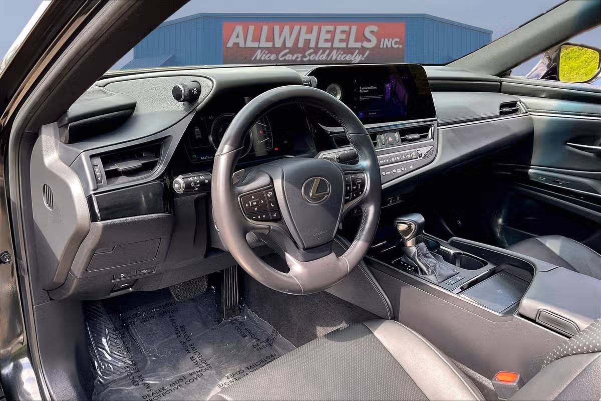 2023 Lexus ES 300h Base Image 13