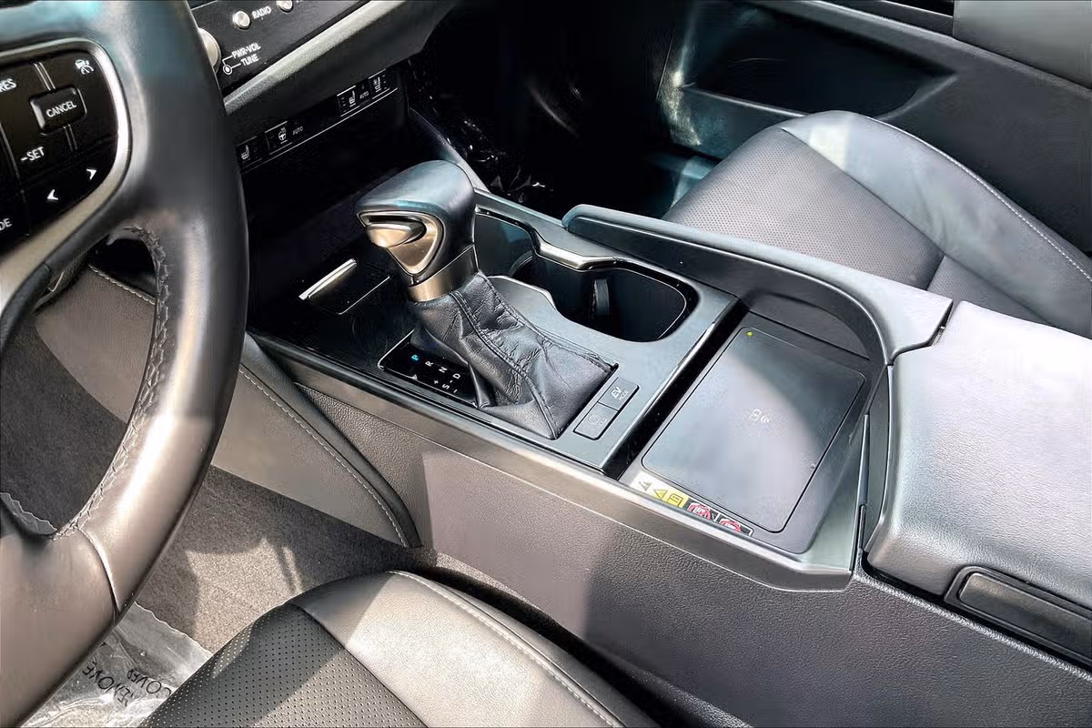 2023 Lexus ES 300h Base Image 14