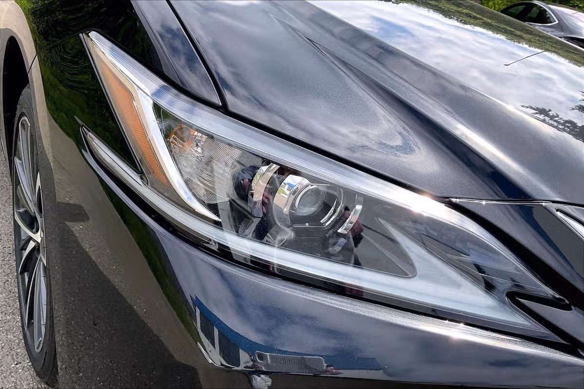 2023 Lexus ES 300h Base Image 28