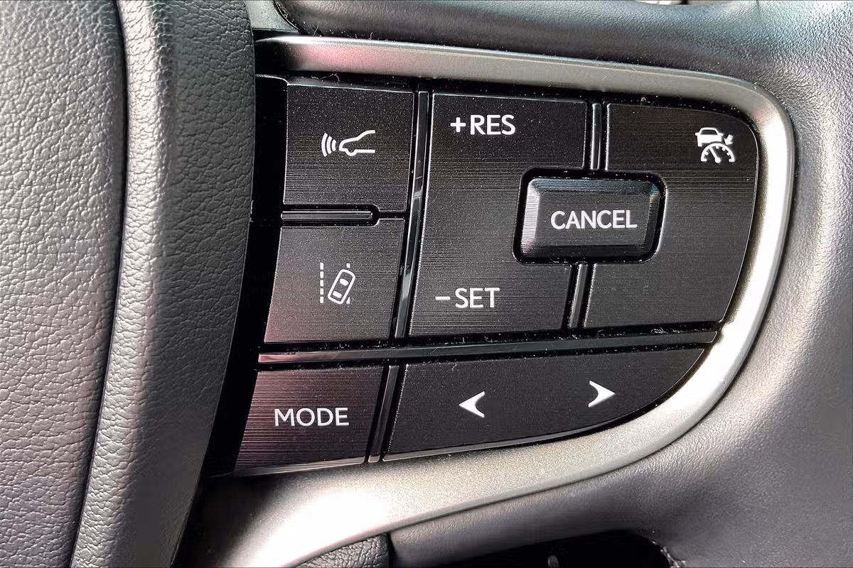 2023 Lexus ES 300h Base Image 18