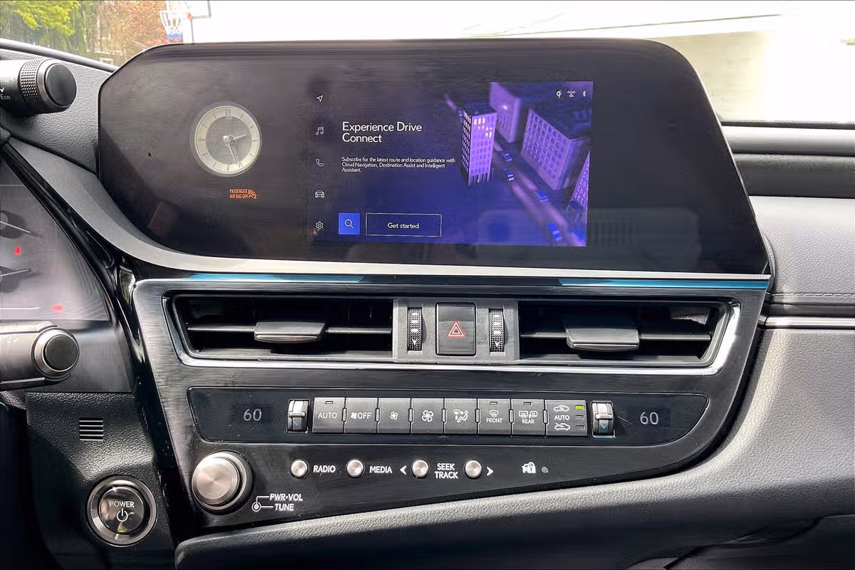 2023 Lexus ES 300h Base Image 30