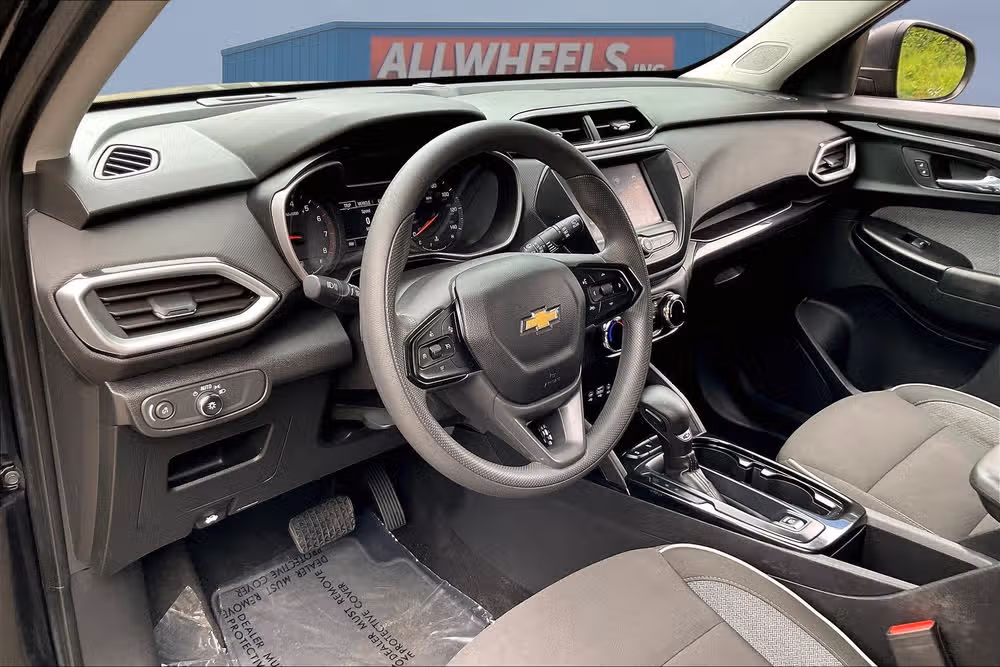 2023 Chevrolet Trailblazer LS Image 12