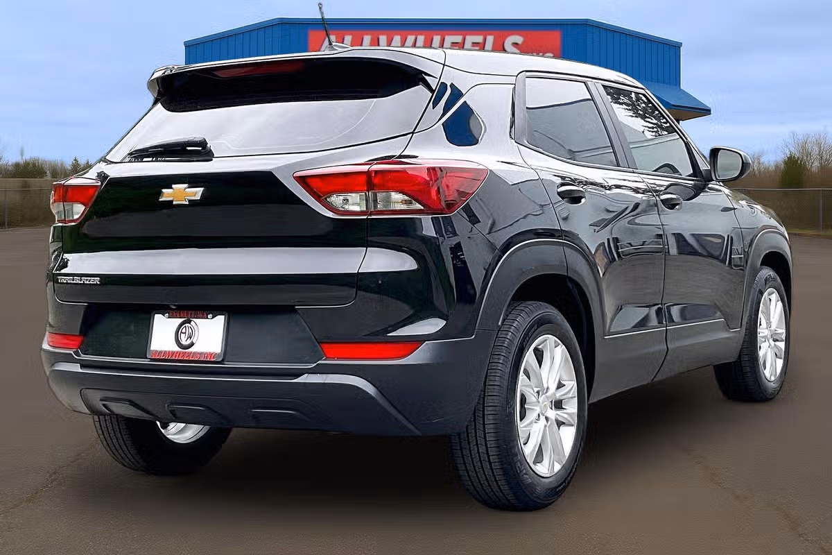 2023 Chevrolet Trailblazer LS Image 11