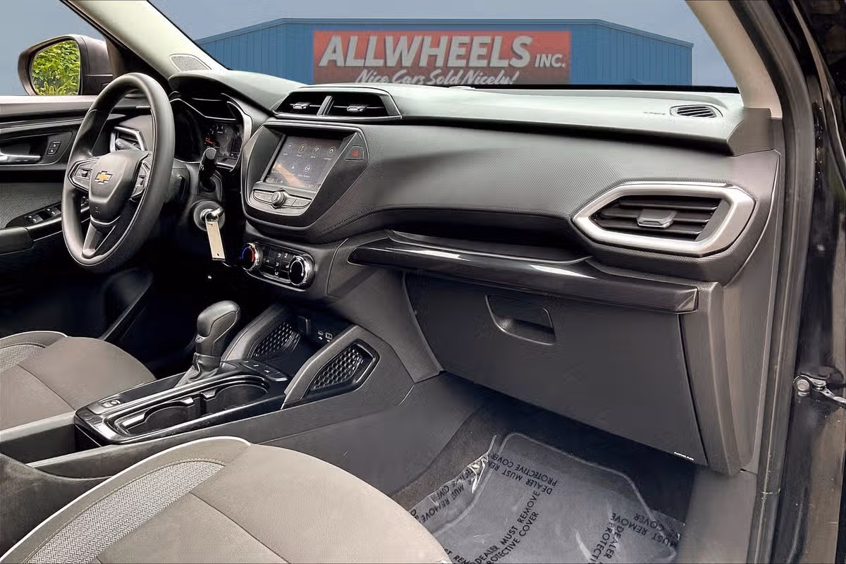 2023 Chevrolet Trailblazer LS Image 15