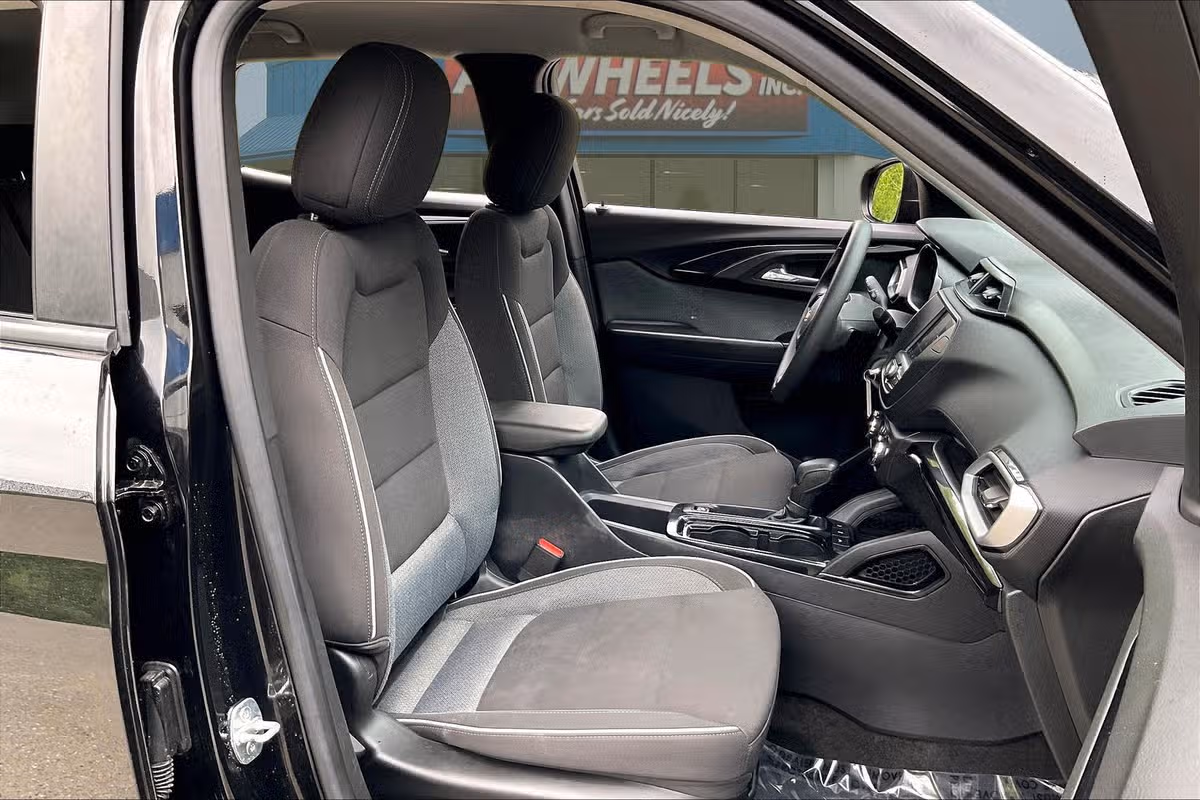 2023 Chevrolet Trailblazer LS Image 7