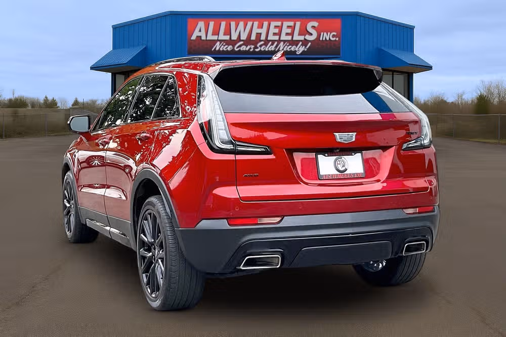 2023 Cadillac XT4 Sport Crossover Image 2
