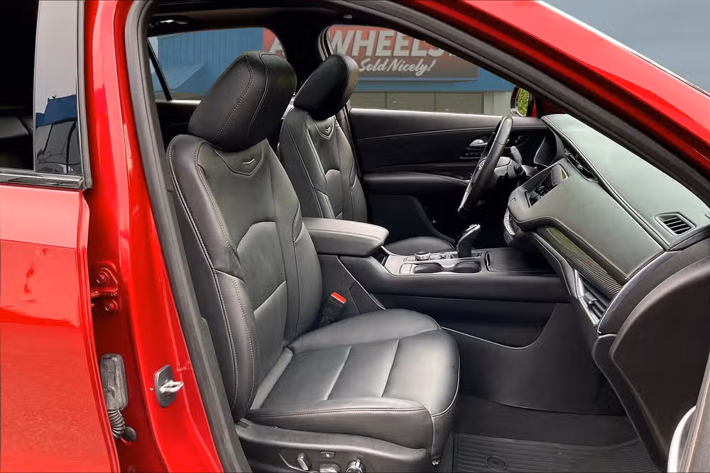 2023 Cadillac XT4 Sport Crossover Image 7