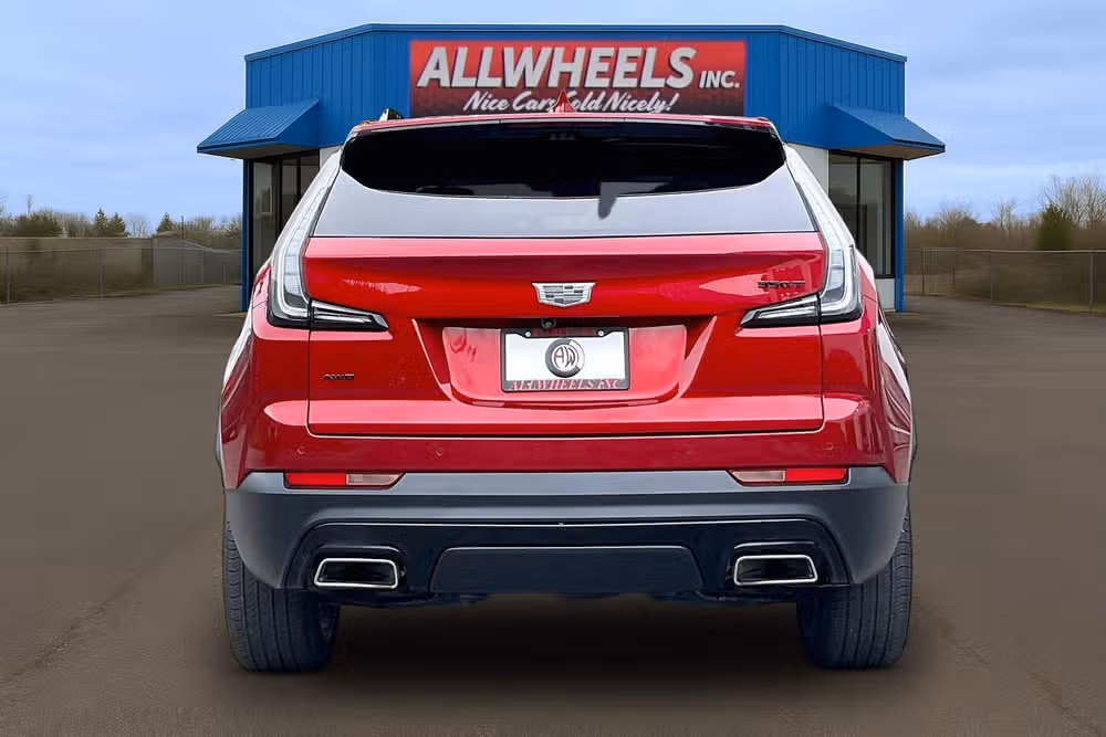2023 Cadillac XT4 Sport Crossover Image 4