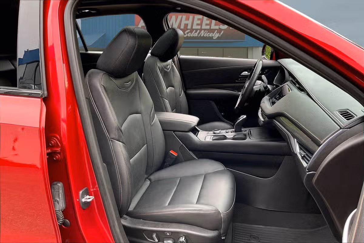 2023 Cadillac XT4 Sport Crossover Image 7