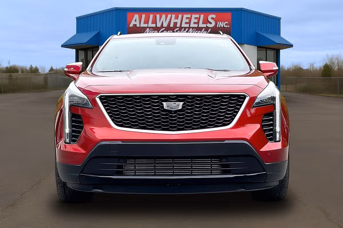 2023 Cadillac XT4 Sport Crossover Image 3