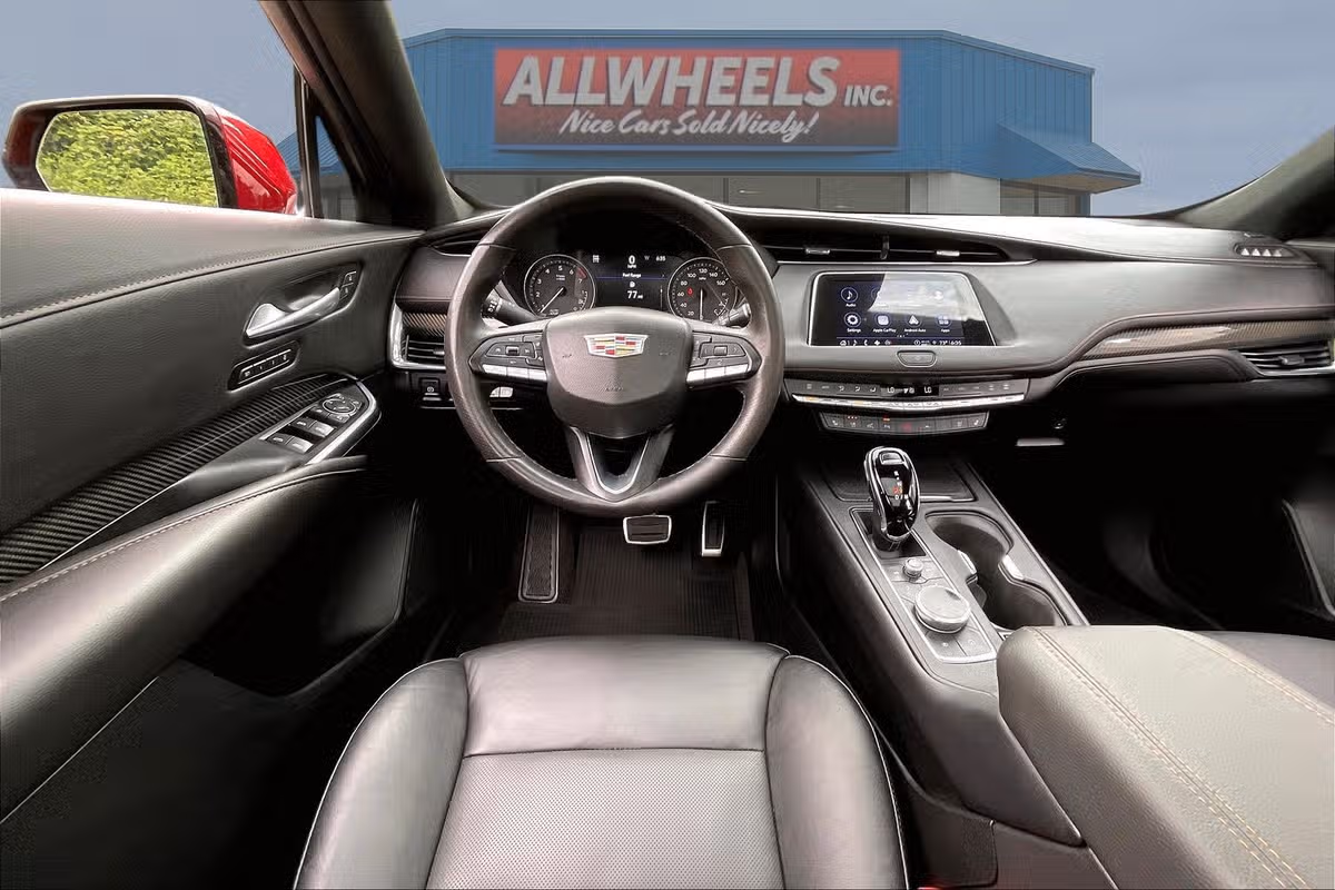2023 Cadillac XT4 Sport Crossover Image 5