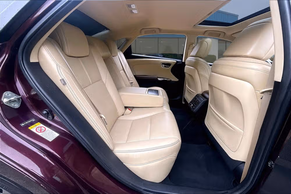 2017 Toyota Avalon Limited Image 24