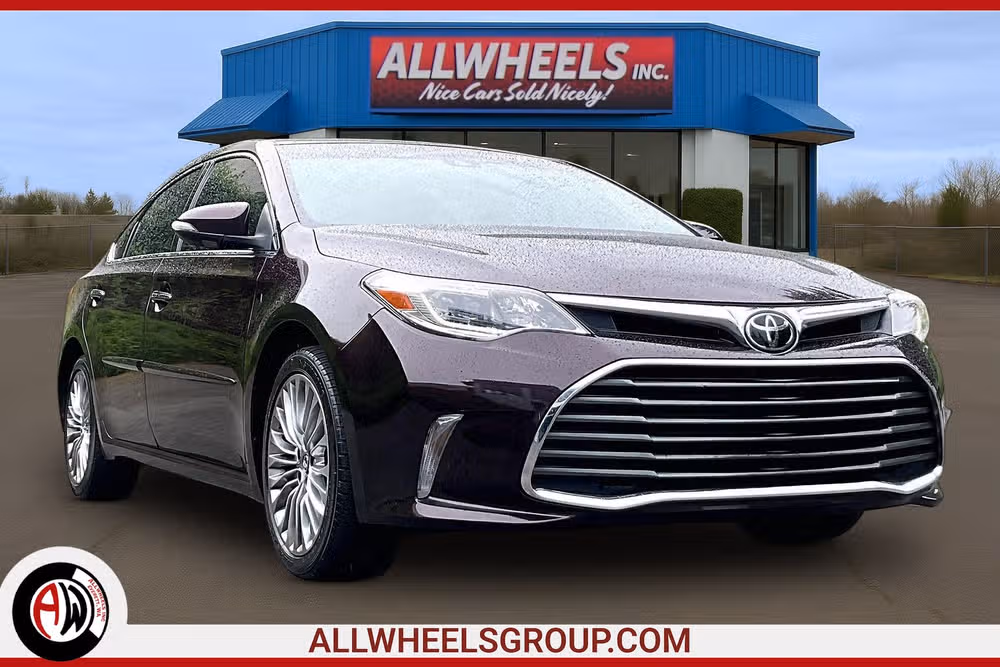 2017 Toyota Avalon Limited Image 1