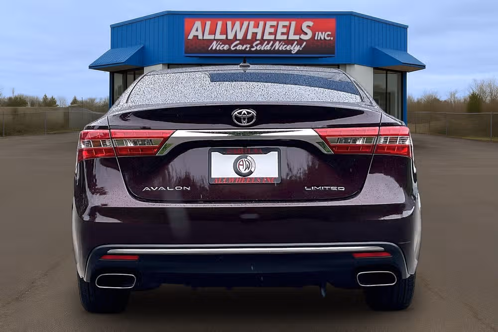 2017 Toyota Avalon Limited Image 4