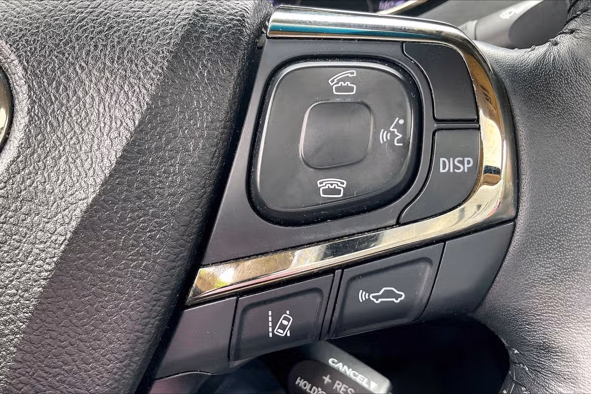 2017 Toyota Avalon Limited Image 17