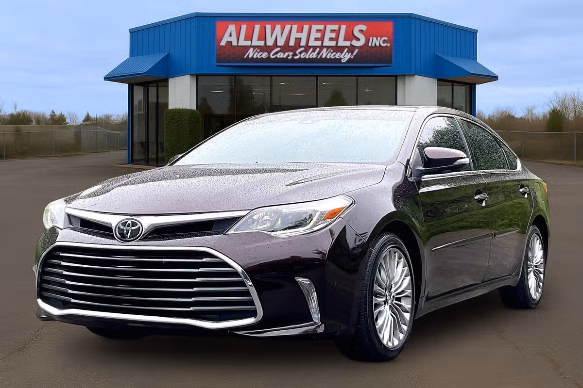2017 Toyota Avalon Limited Image 10