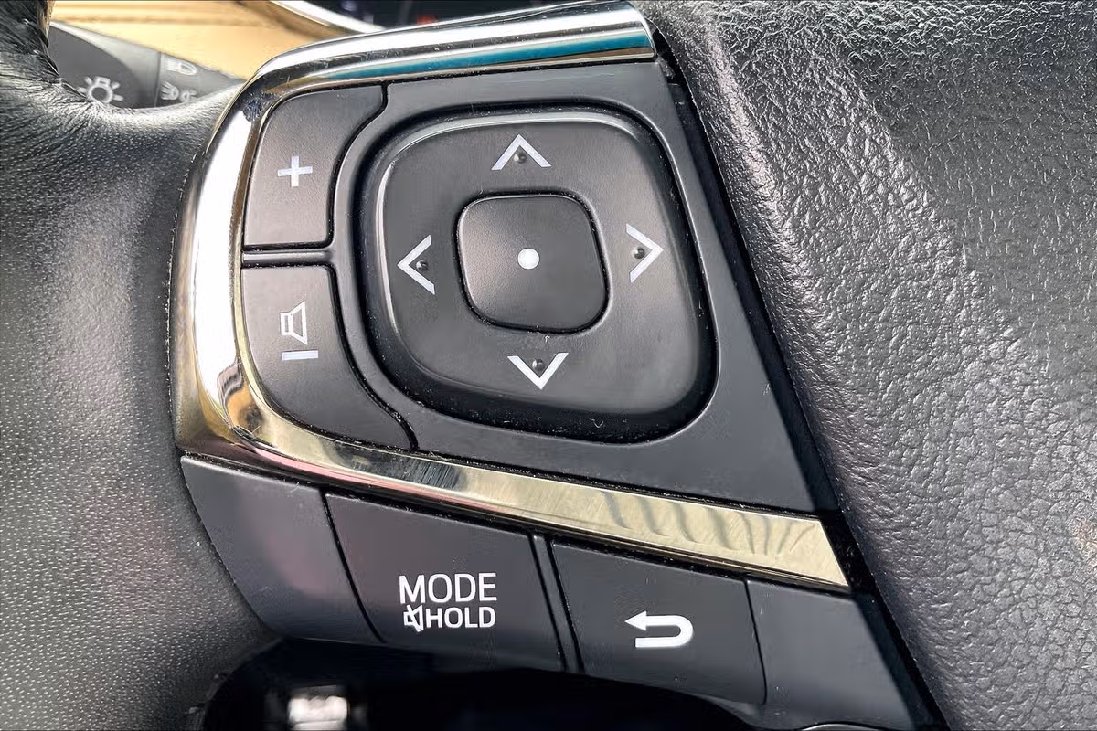 2017 Toyota Avalon Limited Image 16