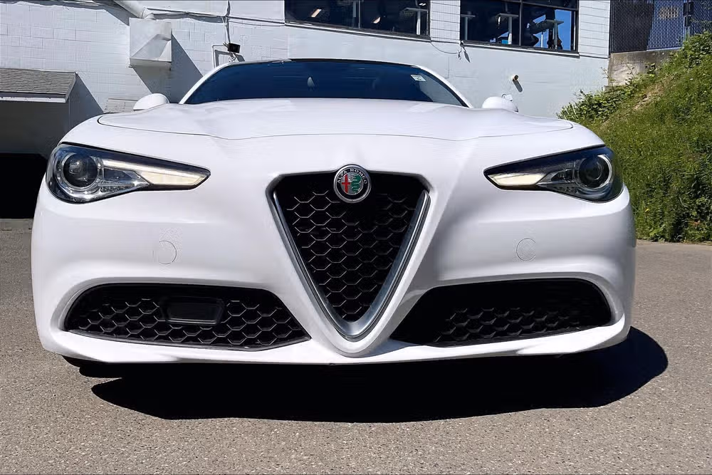 2019 Alfa Romeo Giulia Base Image 26