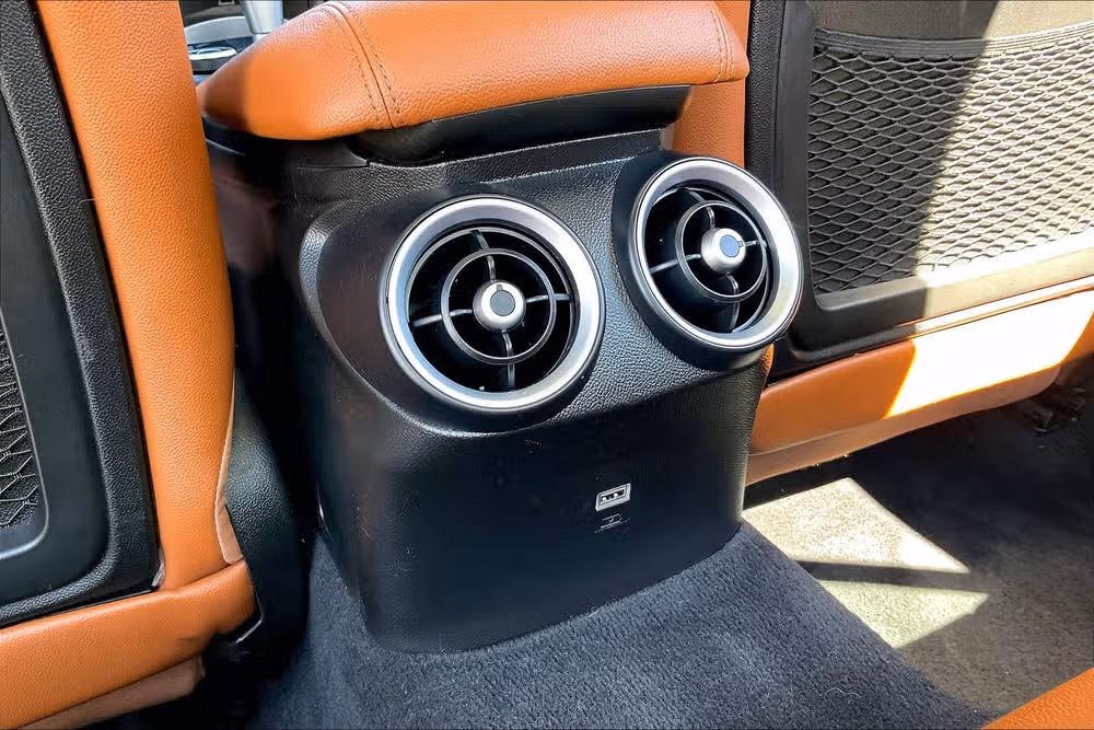 2019 Alfa Romeo Giulia Base Image 31