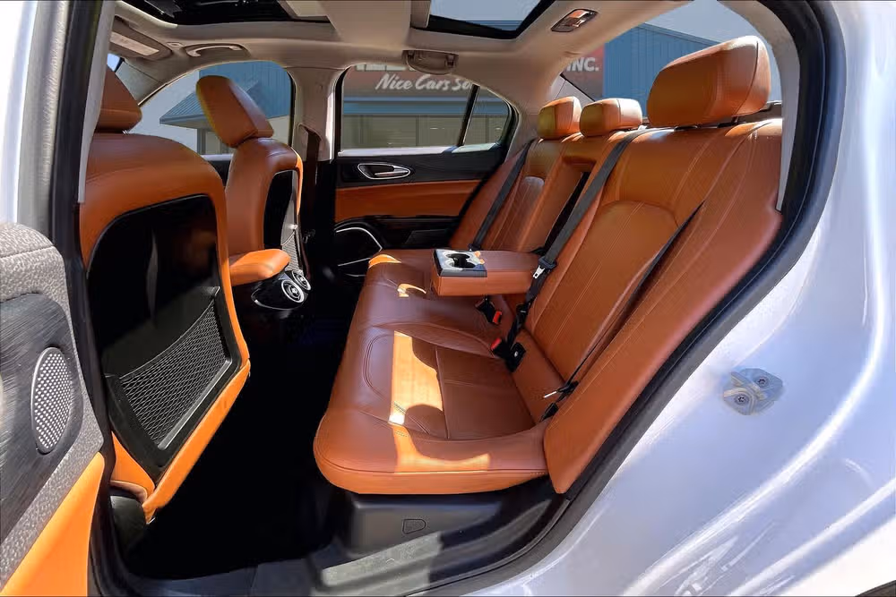 2019 Alfa Romeo Giulia Base Image 24