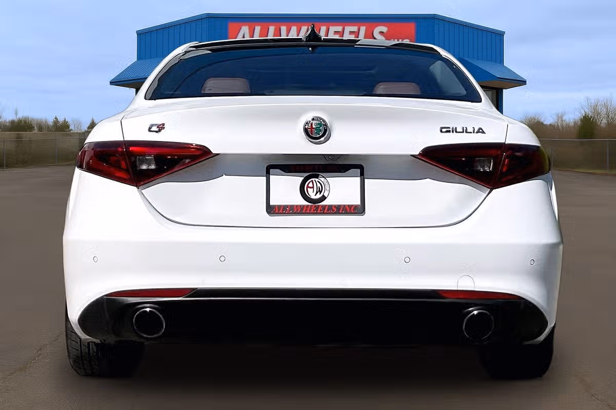 2019 Alfa Romeo Giulia Base Image 4