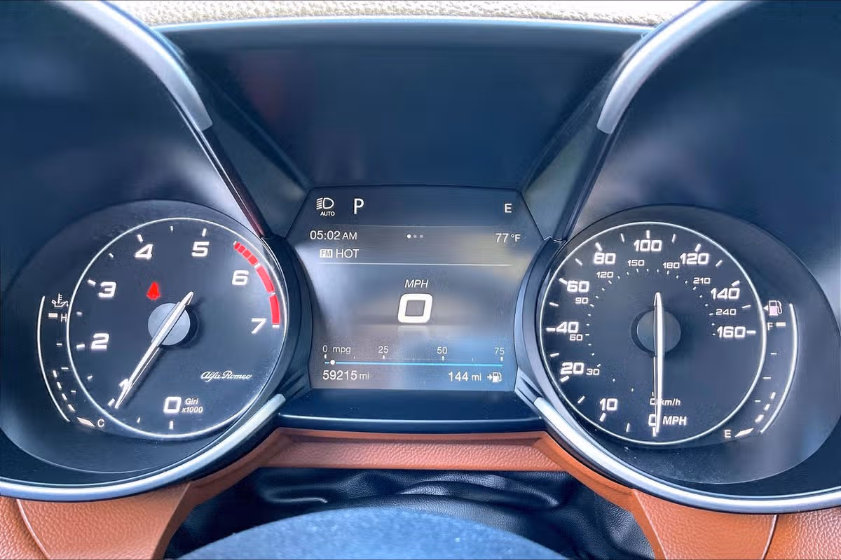 2019 Alfa Romeo Giulia Base Image 18