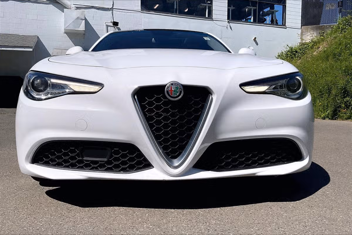 2019 Alfa Romeo Giulia Base Image 26