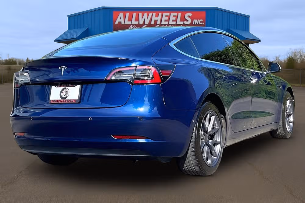 2020 Tesla Model 3 Standard Range Plus Image 10