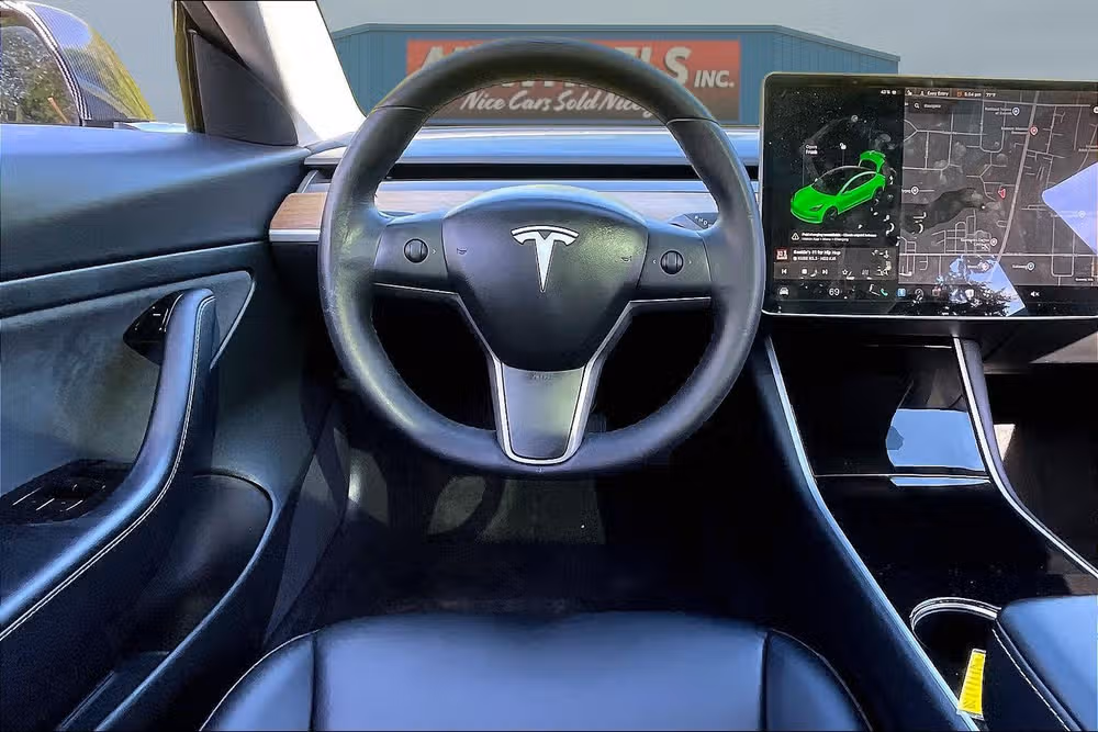 2020 Tesla Model 3 Standard Range Plus Image 5