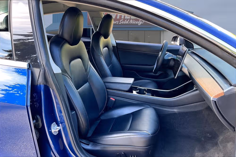 2020 Tesla Model 3 Standard Range Plus Image 7