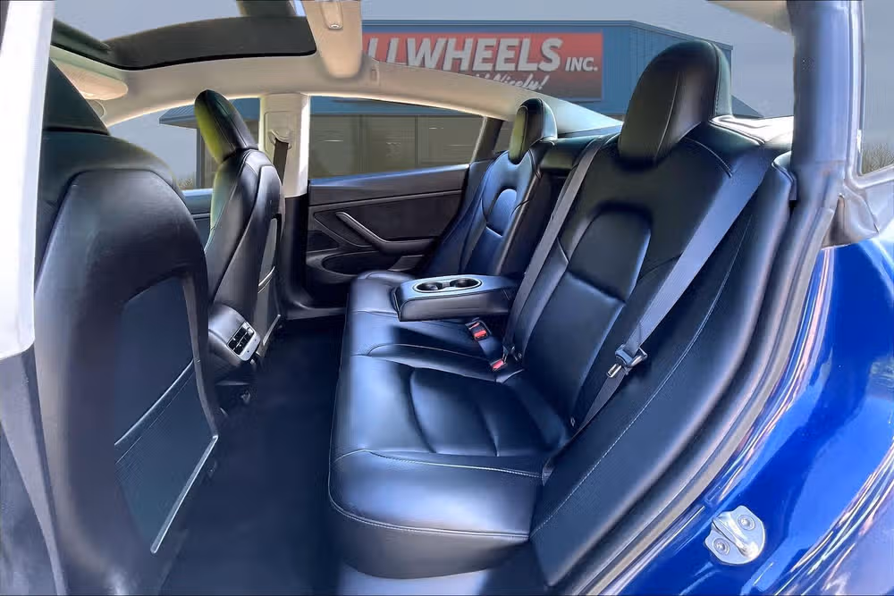 2020 Tesla Model 3 Standard Range Plus Image 21