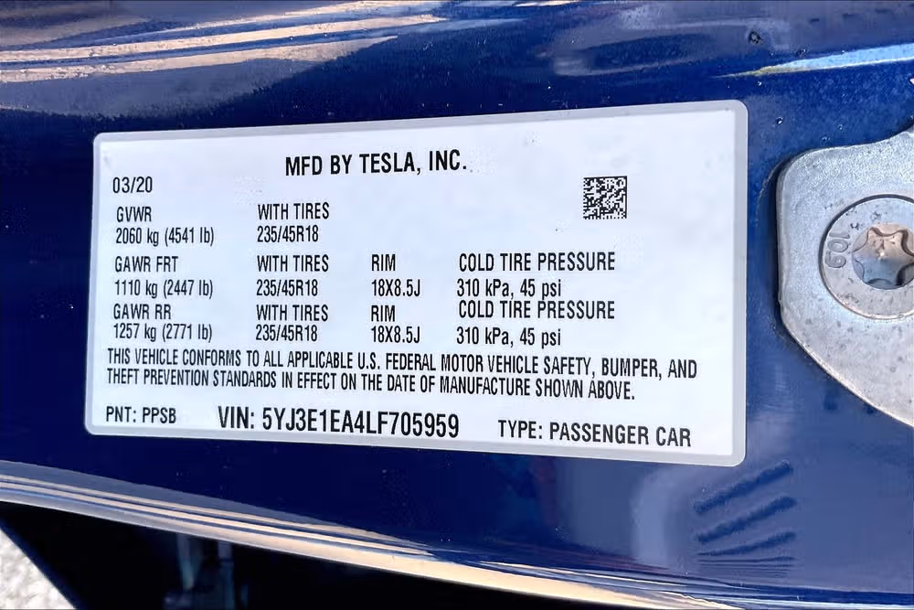 2020 Tesla Model 3 Standard Range Plus Image 29