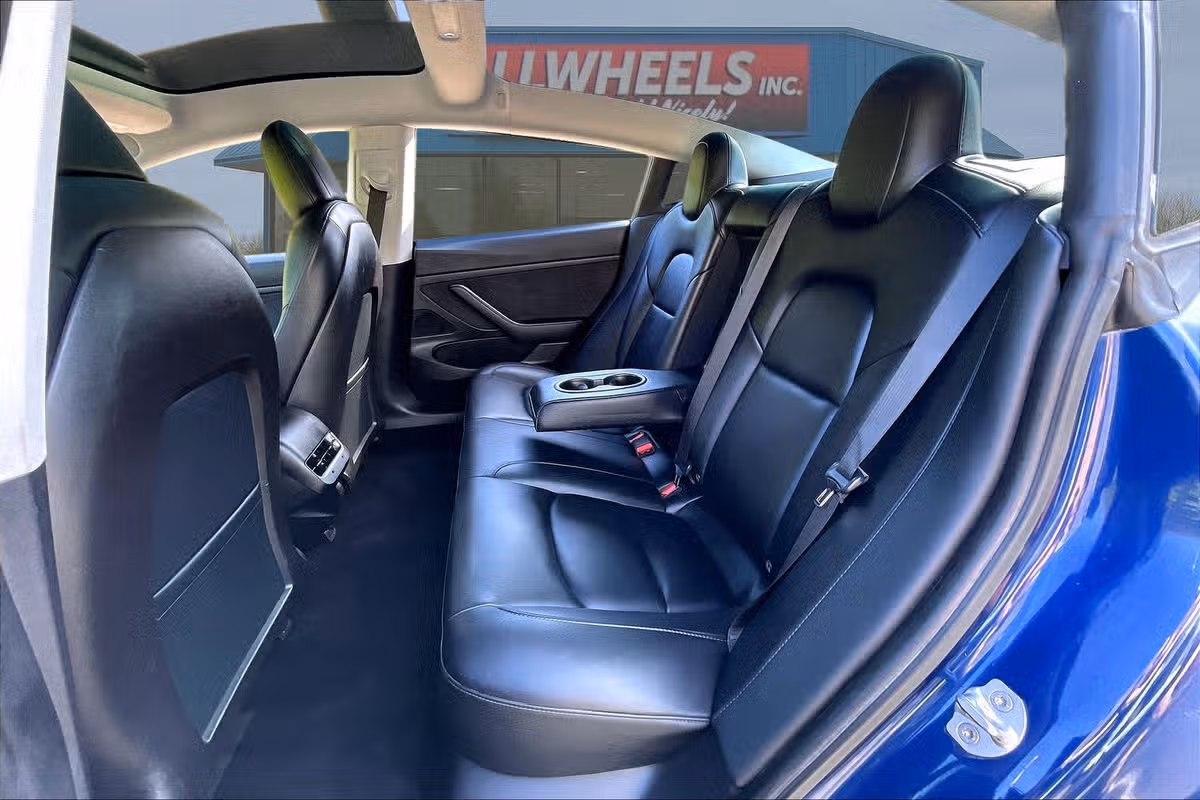 2020 Tesla Model 3 Standard Range Plus Image 21