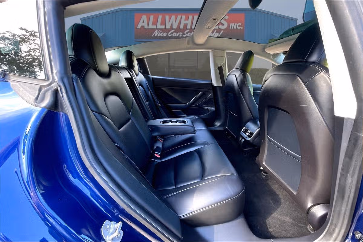 2020 Tesla Model 3 Standard Range Plus Image 22