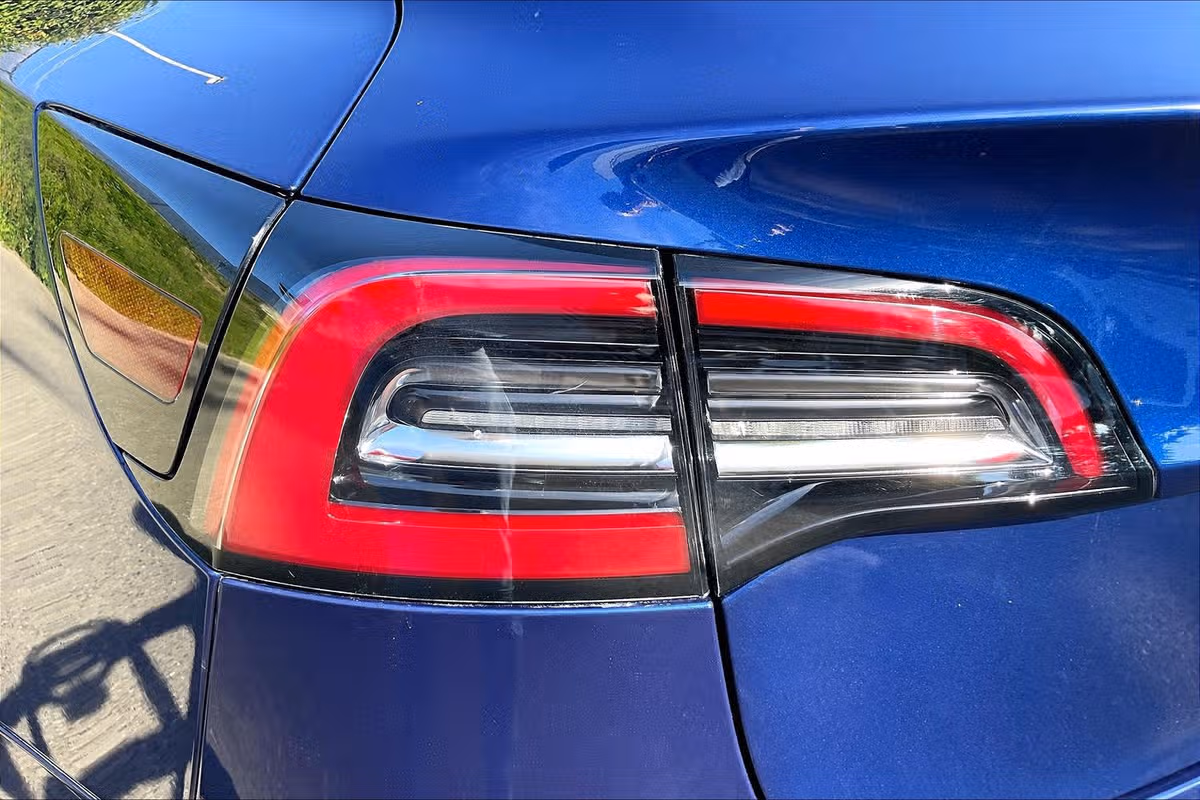 2020 Tesla Model 3 Standard Range Plus Image 25