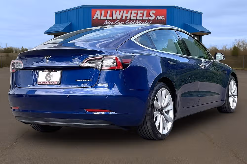 2020 Tesla Model 3 Long Range Image 11