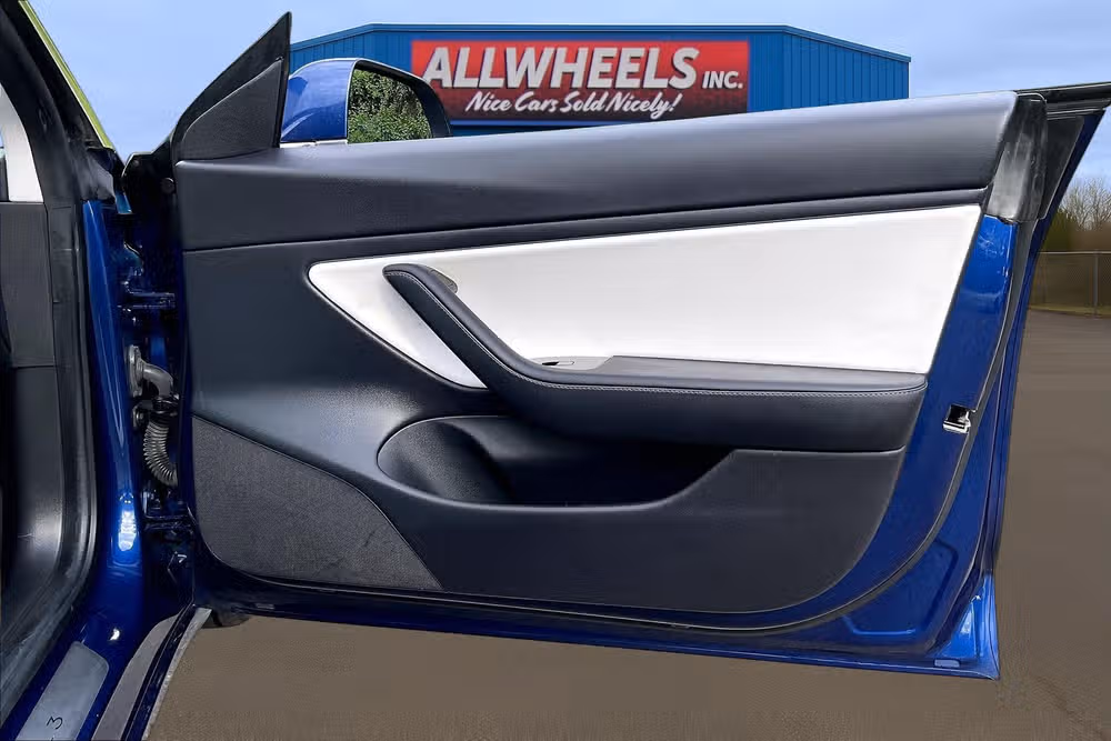 2020 Tesla Model 3 Long Range Image 21