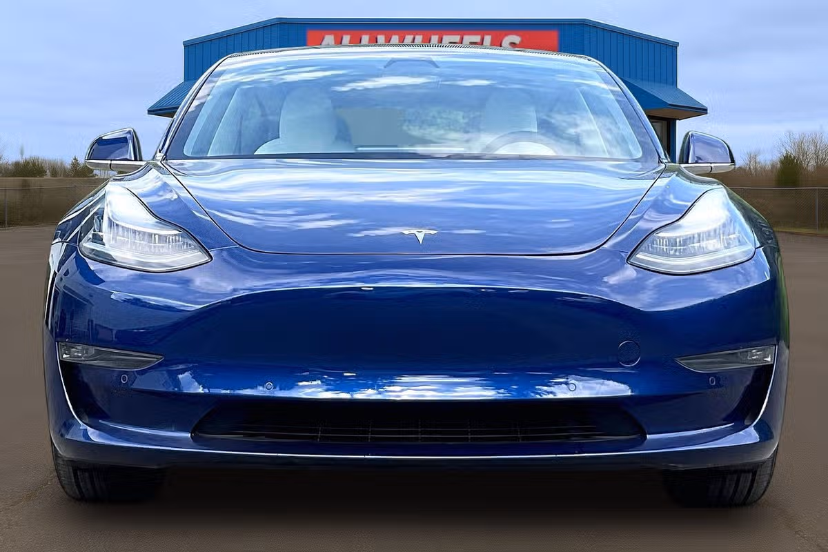 2020 Tesla Model 3 Long Range Image 3