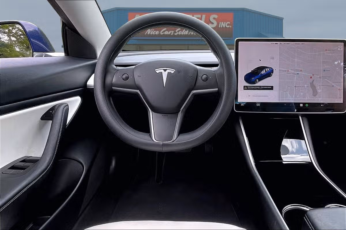 2020 Tesla Model 3 Long Range Image 5