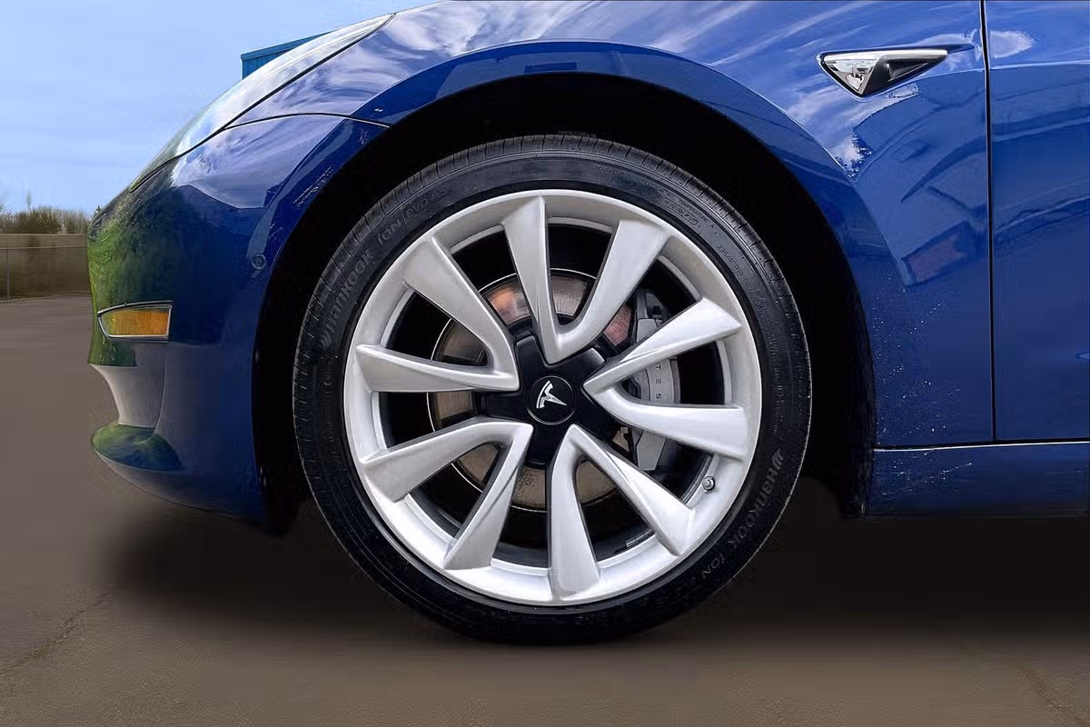 2020 Tesla Model 3 Long Range Image 9