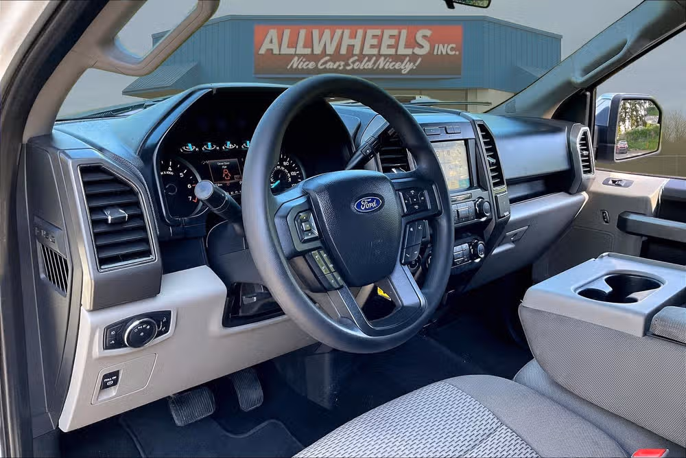 2019 Ford F-150 XLT SuperCrew Image 12