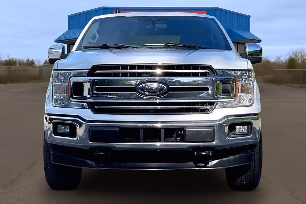 2019 Ford F-150 XLT SuperCrew Image 3