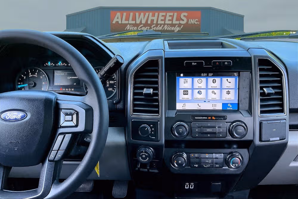 2019 Ford F-150 XLT SuperCrew Image 6