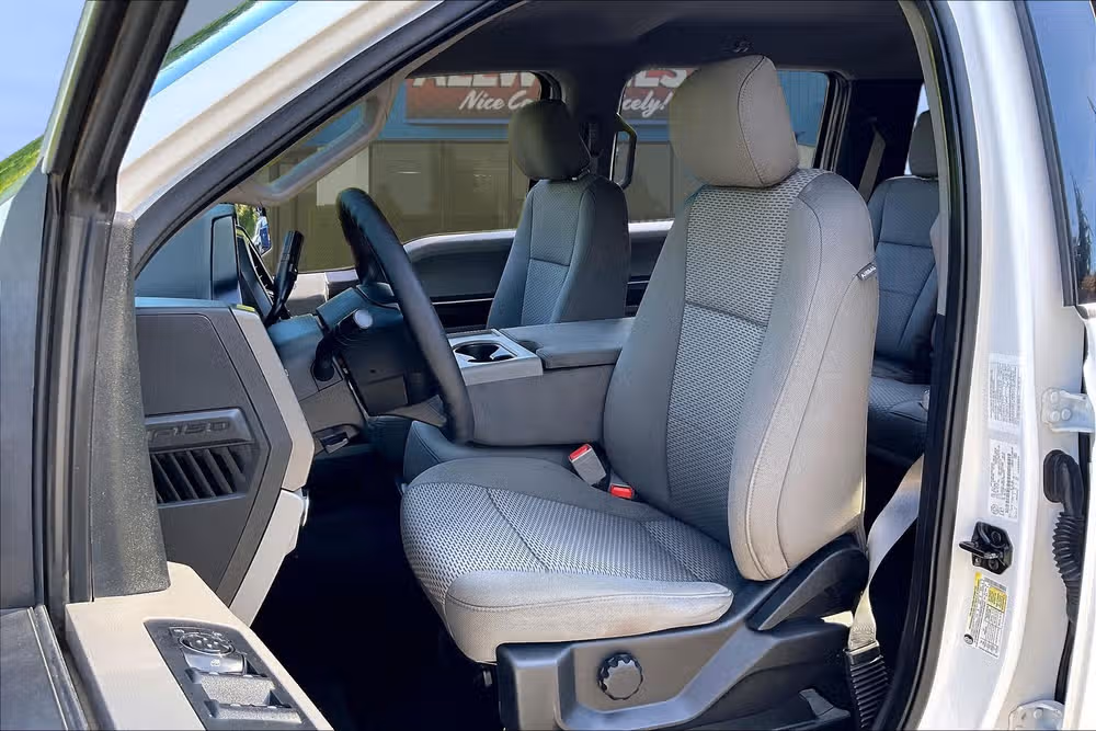 2019 Ford F-150 XLT SuperCrew Image 24