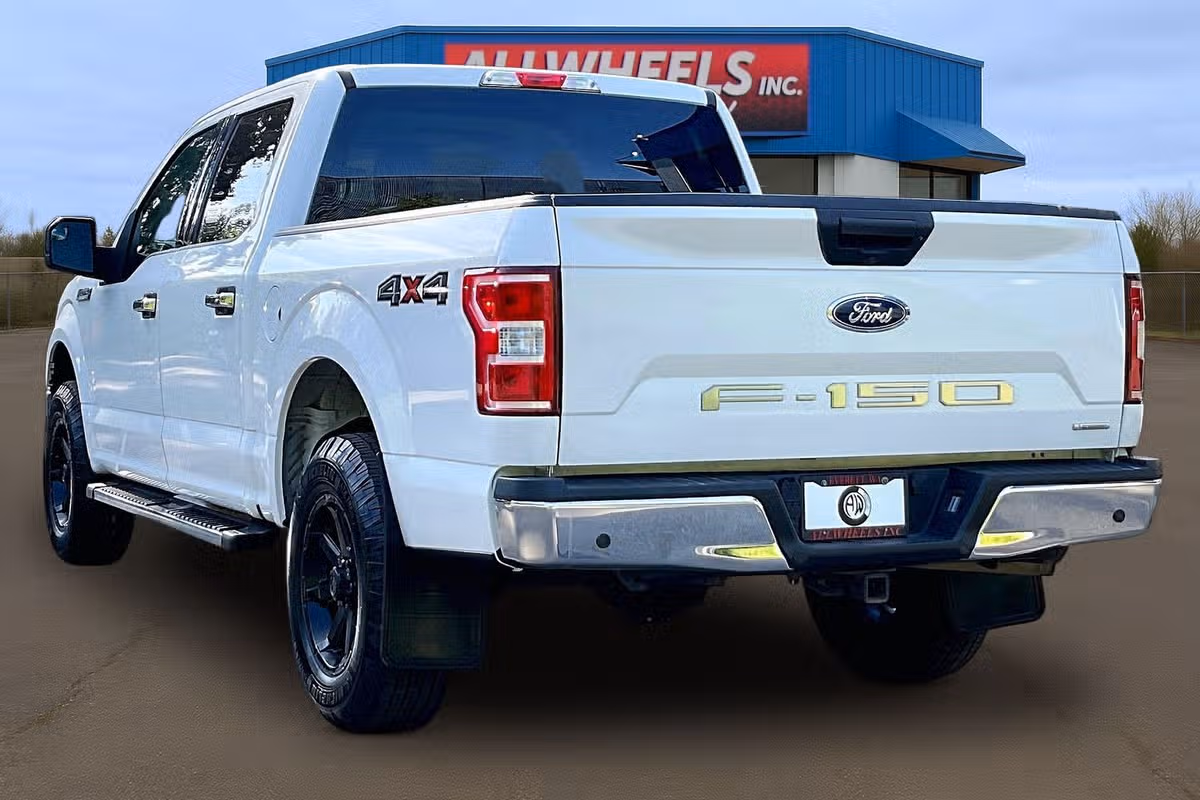 2019 Ford F-150 XLT SuperCrew Image 2