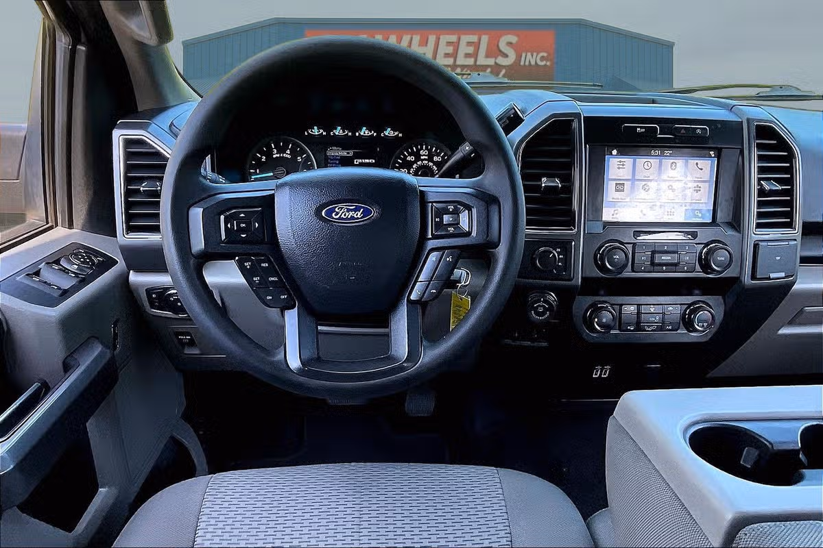 2019 Ford F-150 XLT SuperCrew Image 5